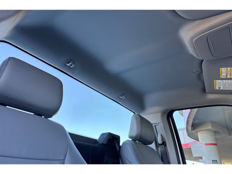 Ford F-150 Vehicle Full-screen Gallery Image 16