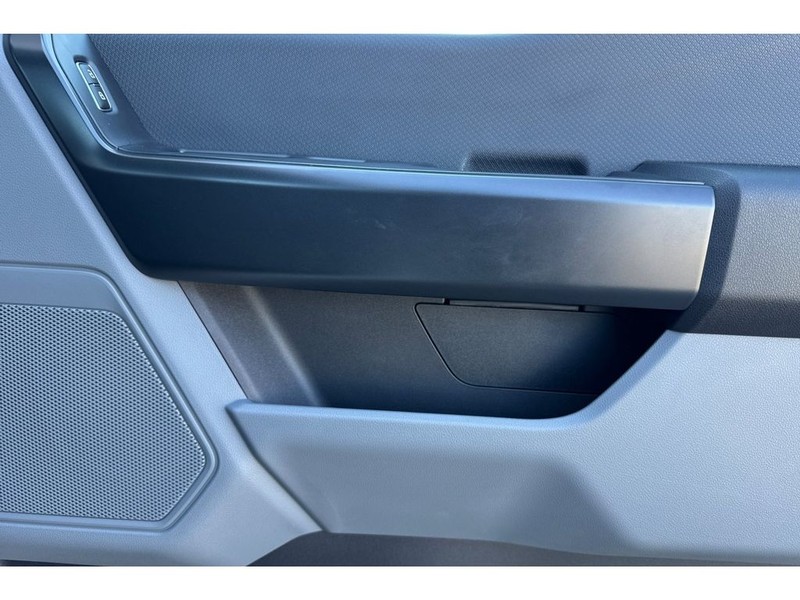 Ford F-150 Vehicle Full-screen Gallery Image 17