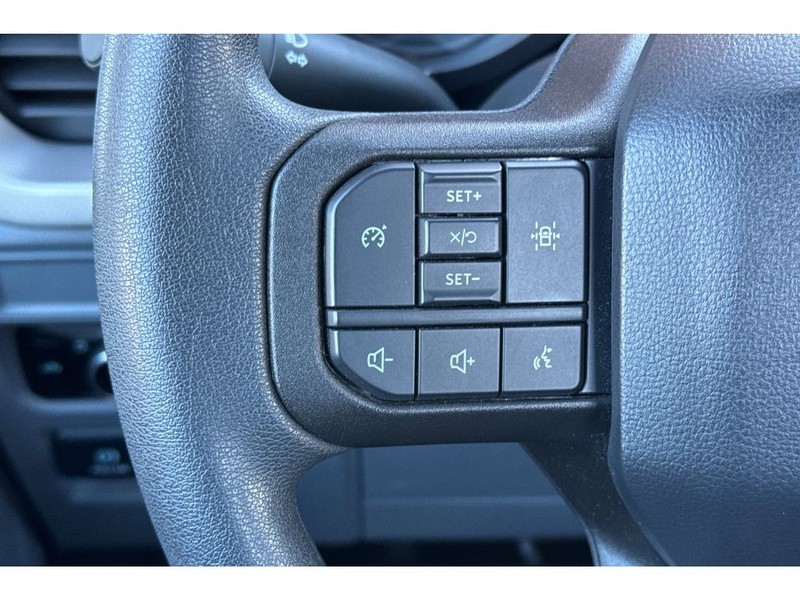 Ford F-150 Vehicle Full-screen Gallery Image 23