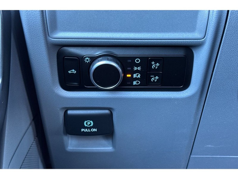 Ford F-150 Vehicle Full-screen Gallery Image 27