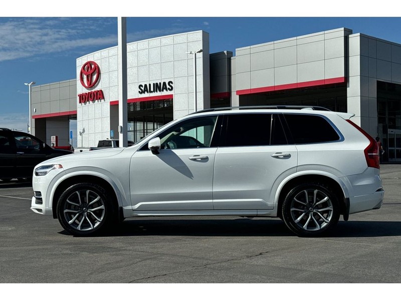 Volvo XC90 Vehicle Full-screen Gallery Image 07