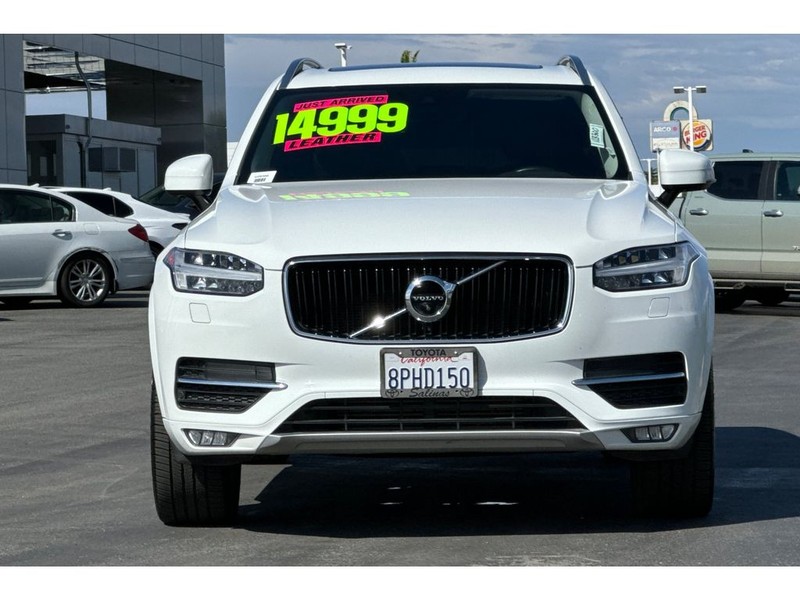 Volvo XC90 Vehicle Full-screen Gallery Image 09