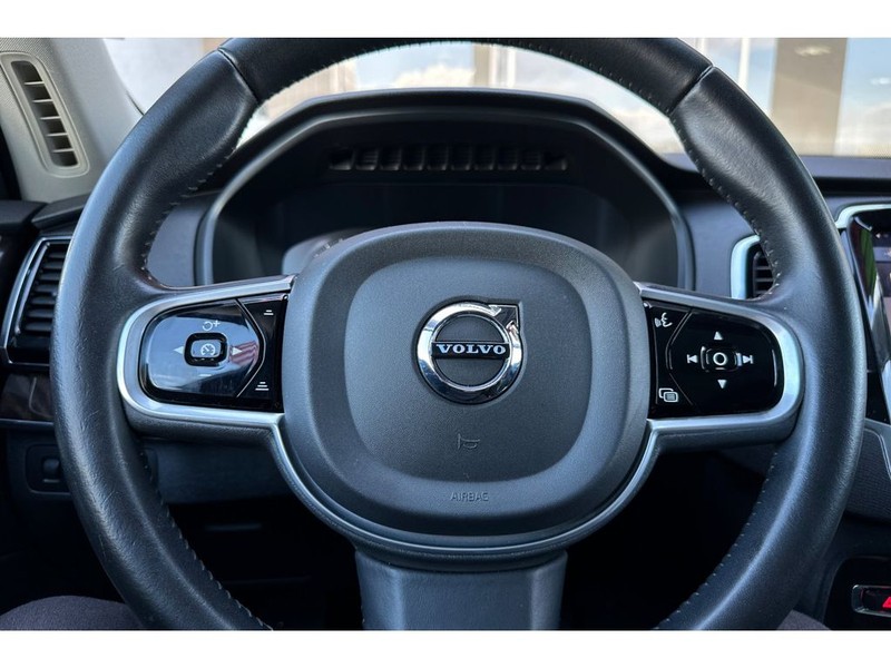 Volvo XC90 Vehicle Full-screen Gallery Image 23