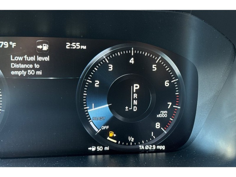 Volvo XC90 Vehicle Full-screen Gallery Image 26