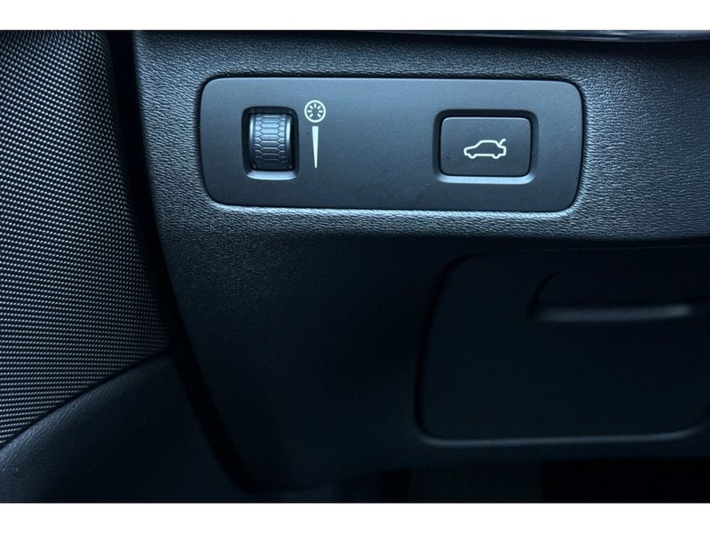 Volvo XC90 Vehicle Full-screen Gallery Image 28