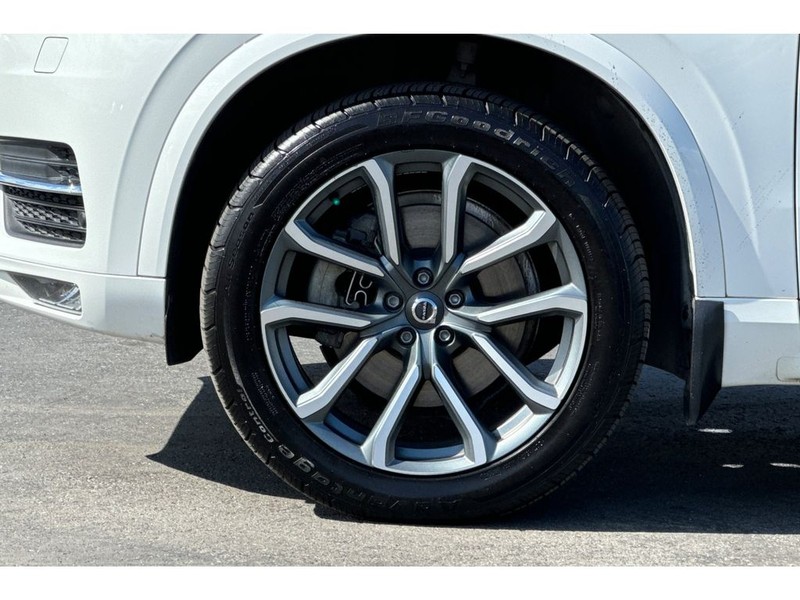 Volvo XC90 Vehicle Full-screen Gallery Image 29