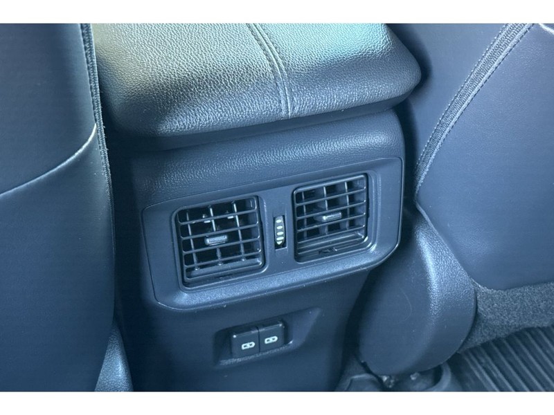 Toyota RAV4 Vehicle Full-screen Gallery Image 14