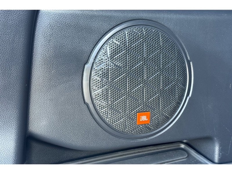 Toyota RAV4 Vehicle Full-screen Gallery Image 21