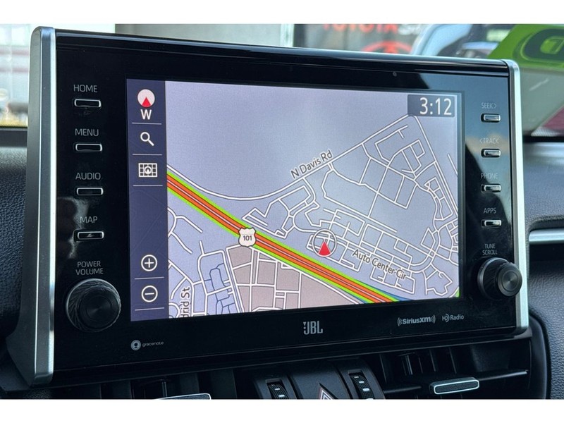 Toyota RAV4 Vehicle Full-screen Gallery Image 23