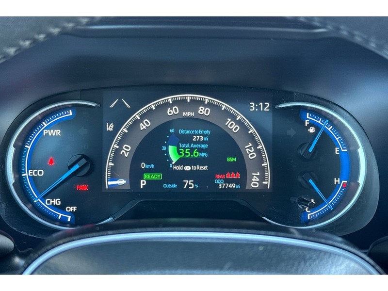 Toyota RAV4 Vehicle Full-screen Gallery Image 31