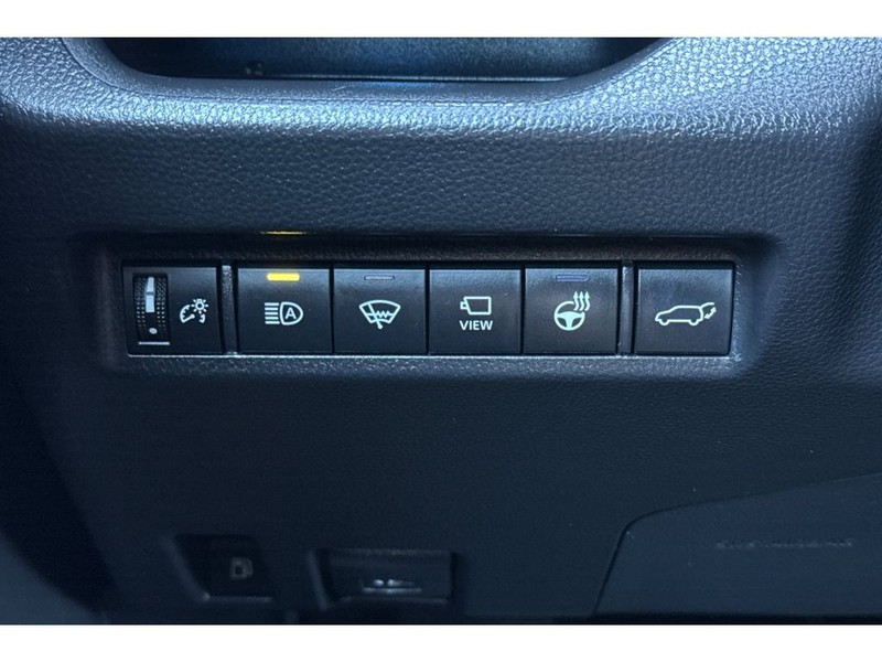 Toyota RAV4 Vehicle Full-screen Gallery Image 33