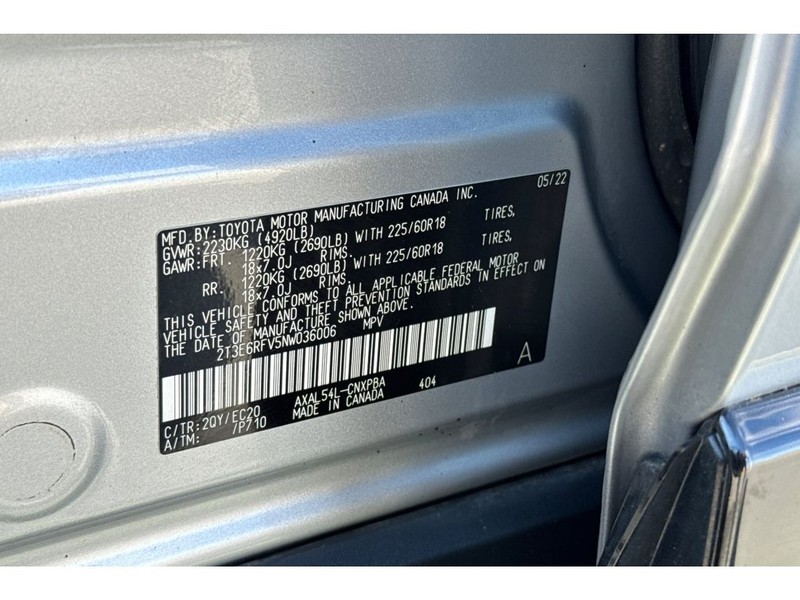 Toyota RAV4 Vehicle Full-screen Gallery Image 36