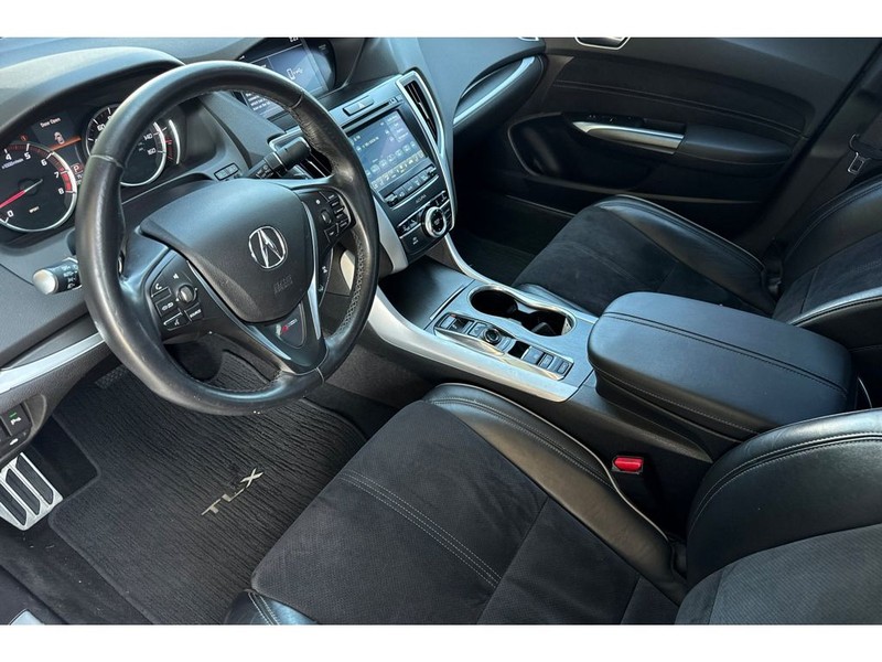 Acura TLX Vehicle Full-screen Gallery Image 10