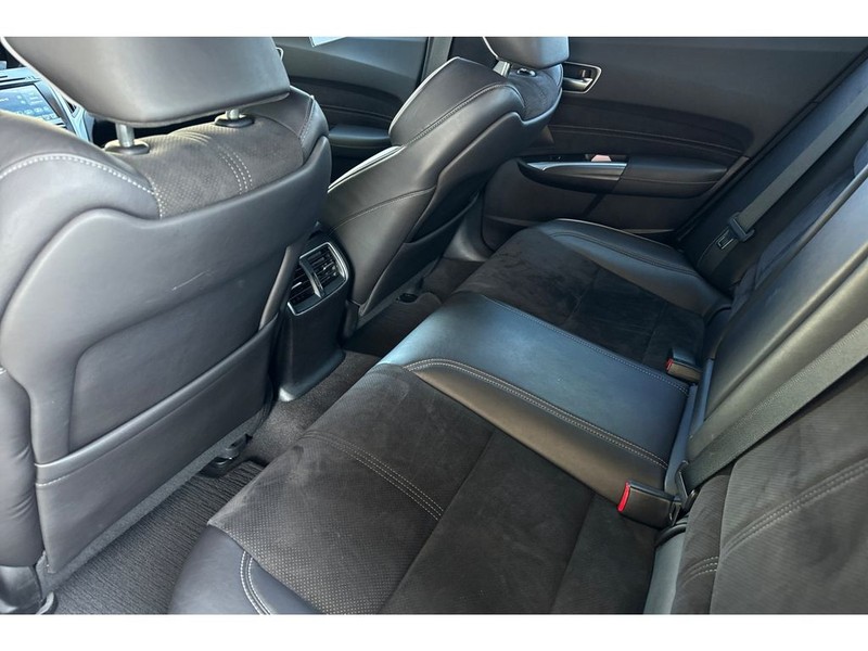 Acura TLX Vehicle Full-screen Gallery Image 13