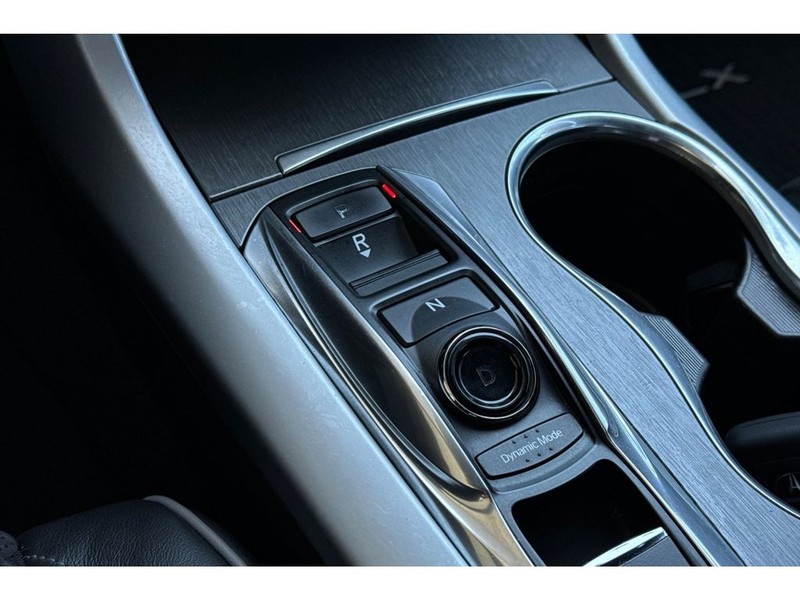 Acura TLX Vehicle Full-screen Gallery Image 21