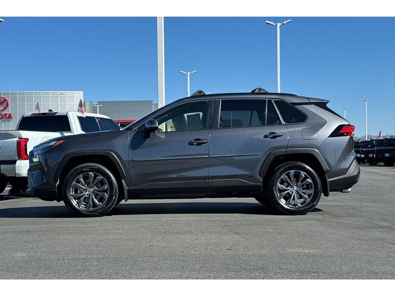 Toyota RAV4 Vehicle Full-screen Gallery Image 07