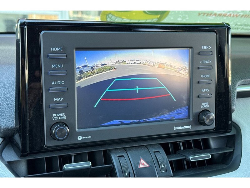 Toyota RAV4 Vehicle Full-screen Gallery Image 22