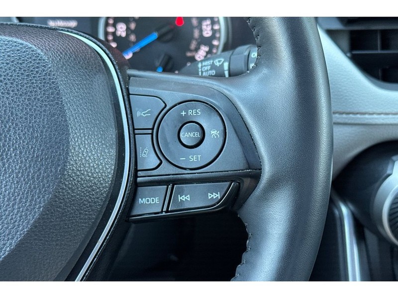 Toyota RAV4 Vehicle Full-screen Gallery Image 28