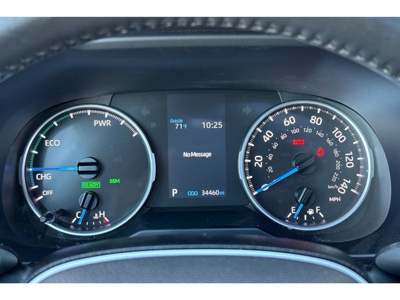 Toyota RAV4 Vehicle Full-screen Gallery Image 29