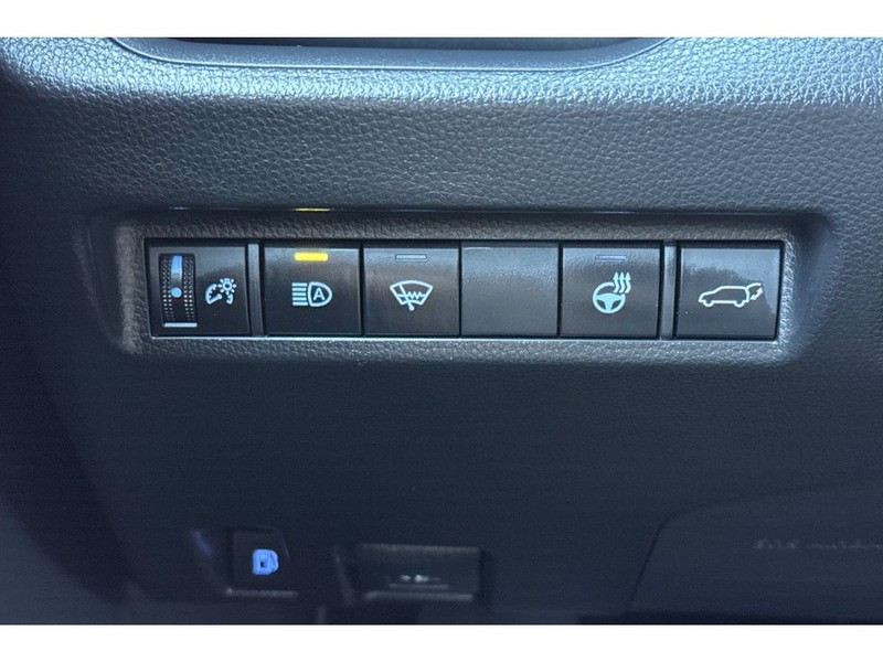 Toyota RAV4 Vehicle Full-screen Gallery Image 31