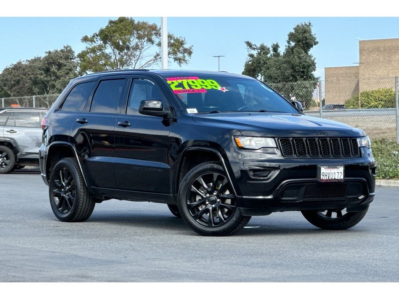 Jeep Grand Cherokee Vehicle Full-screen Gallery Image 02