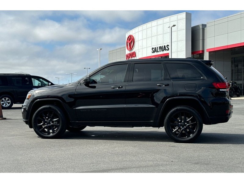 Jeep Grand Cherokee Vehicle Full-screen Gallery Image 07