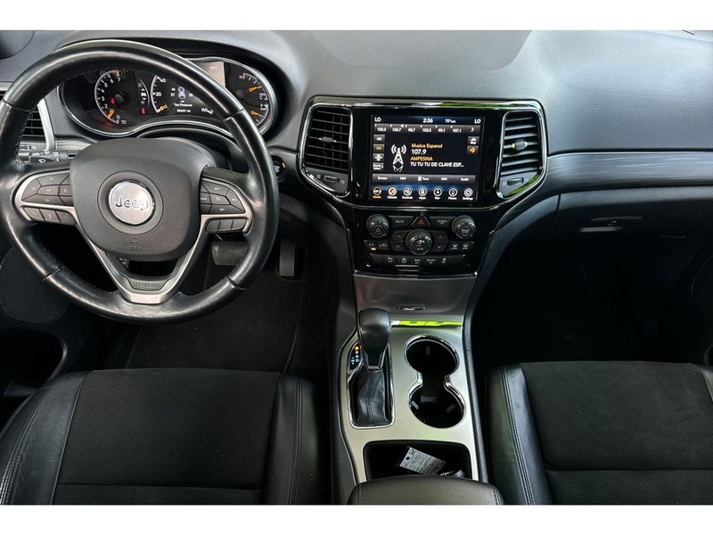 Jeep Grand Cherokee Vehicle Full-screen Gallery Image 14