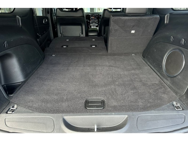 Jeep Grand Cherokee Vehicle Full-screen Gallery Image 16