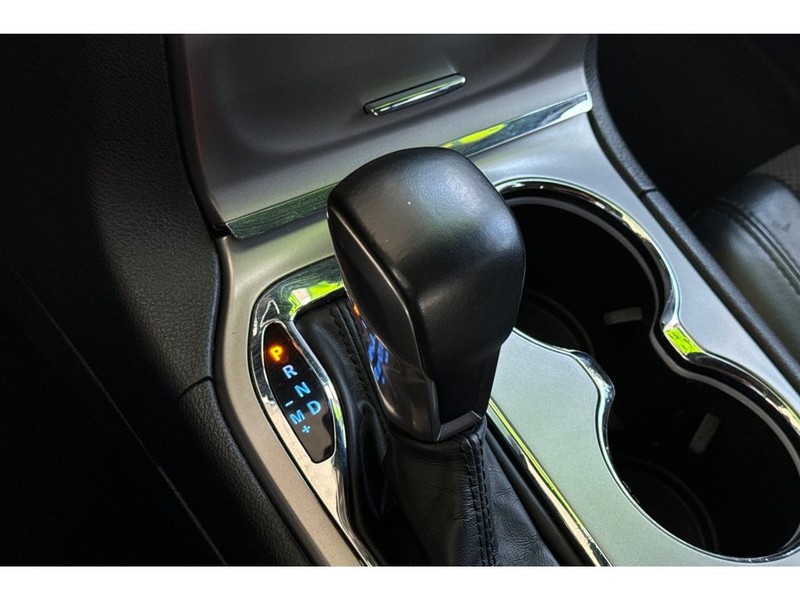 Jeep Grand Cherokee Vehicle Full-screen Gallery Image 21