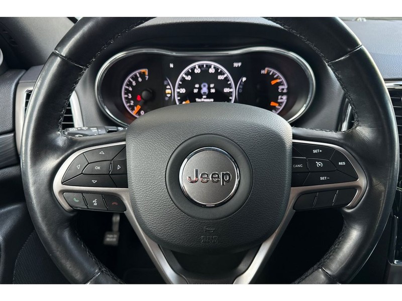 Jeep Grand Cherokee Vehicle Full-screen Gallery Image 23