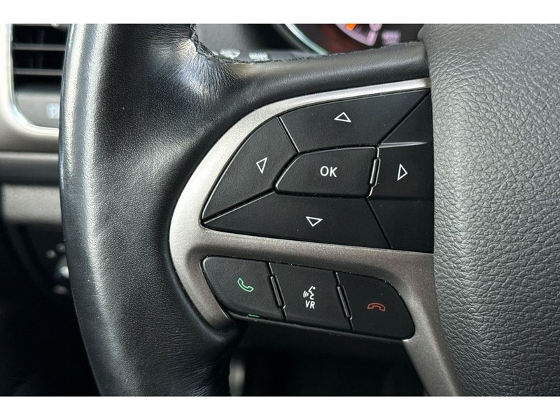 Jeep Grand Cherokee Vehicle Full-screen Gallery Image 24