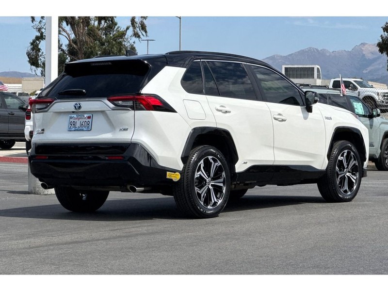 Toyota RAV4 Prime Vehicle Full-screen Gallery Image 04