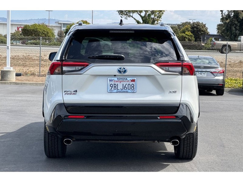 Toyota RAV4 Prime Vehicle Full-screen Gallery Image 05