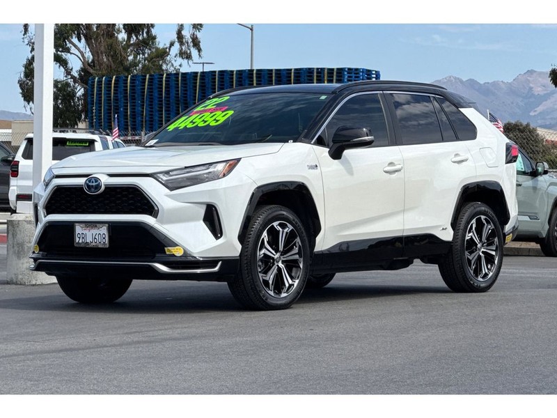 Toyota RAV4 Prime Vehicle Full-screen Gallery Image 08