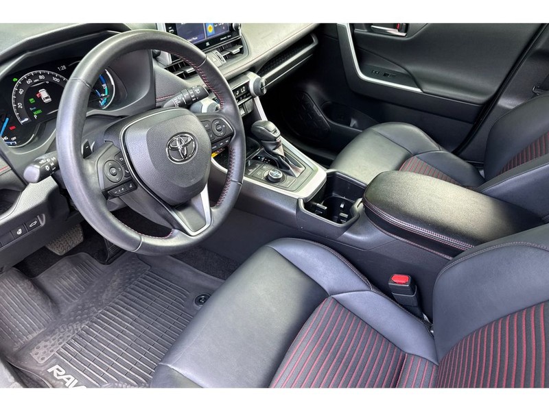 Toyota RAV4 Prime Vehicle Full-screen Gallery Image 10