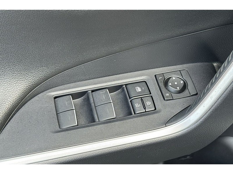 Toyota RAV4 Prime Vehicle Full-screen Gallery Image 12