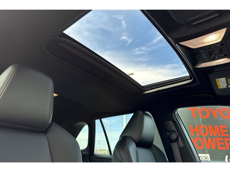 Toyota RAV4 Prime Vehicle Full-screen Gallery Image 19