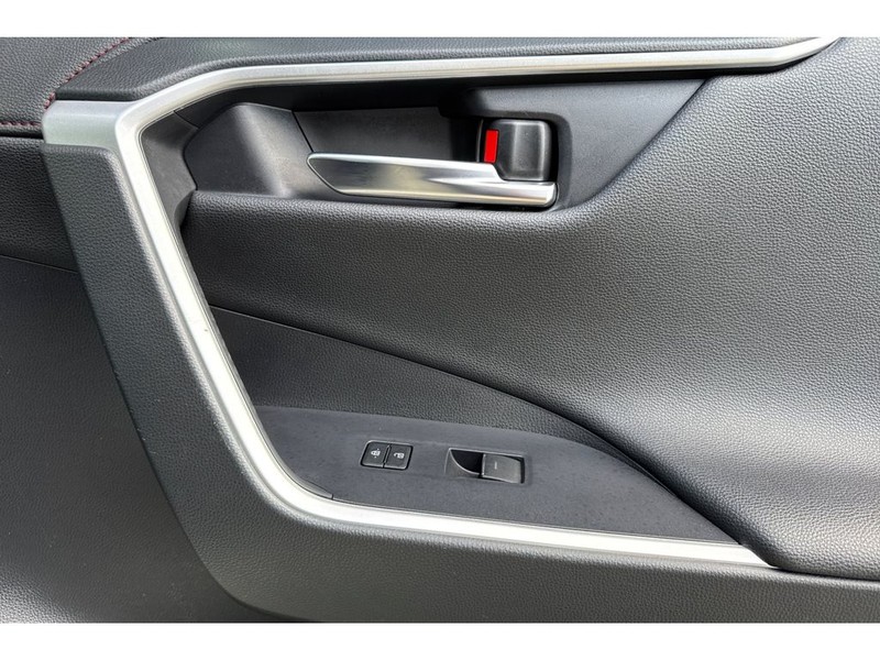 Toyota RAV4 Prime Vehicle Full-screen Gallery Image 20