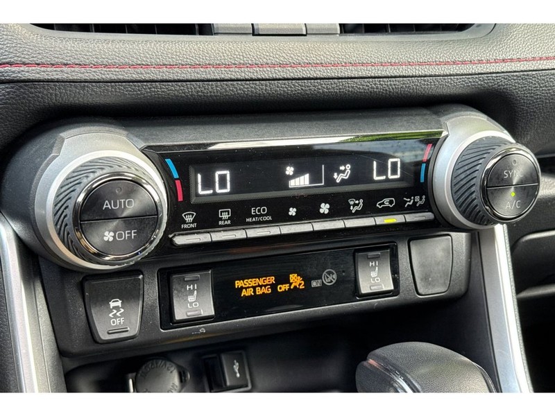 Toyota RAV4 Prime Vehicle Full-screen Gallery Image 25