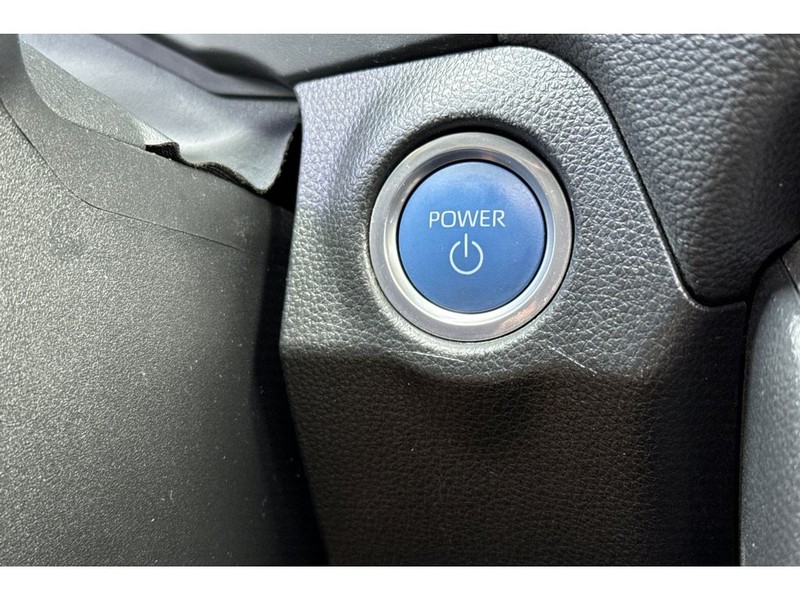 Toyota RAV4 Prime Vehicle Full-screen Gallery Image 27