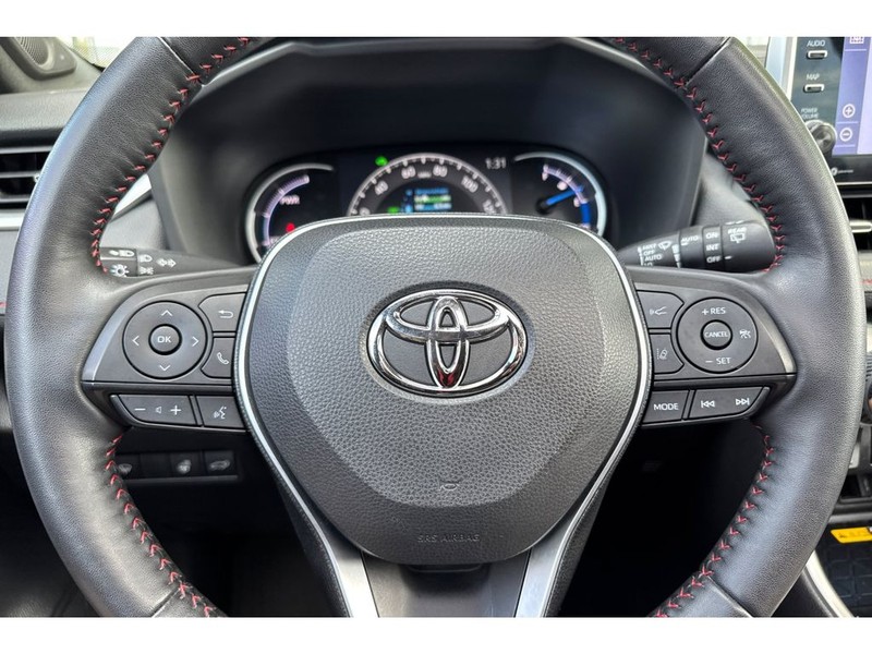 Toyota RAV4 Prime Vehicle Full-screen Gallery Image 28
