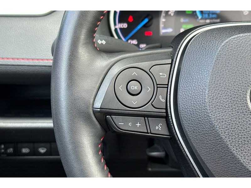 Toyota RAV4 Prime Vehicle Full-screen Gallery Image 29