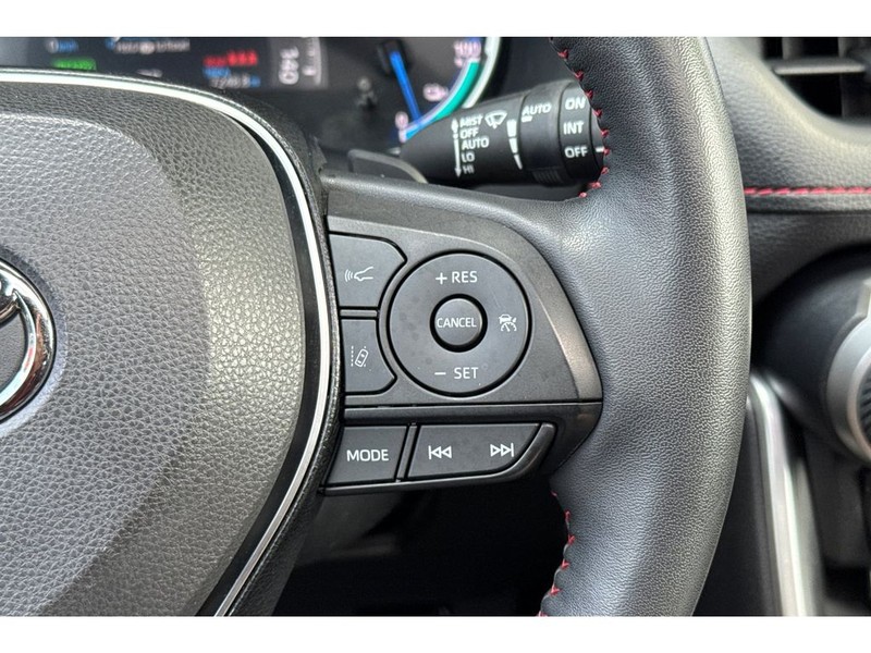 Toyota RAV4 Prime Vehicle Full-screen Gallery Image 30