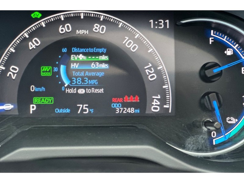 Toyota RAV4 Prime Vehicle Full-screen Gallery Image 32