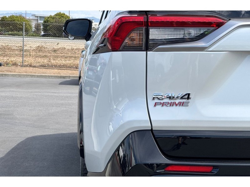 Toyota RAV4 Prime Vehicle Full-screen Gallery Image 35