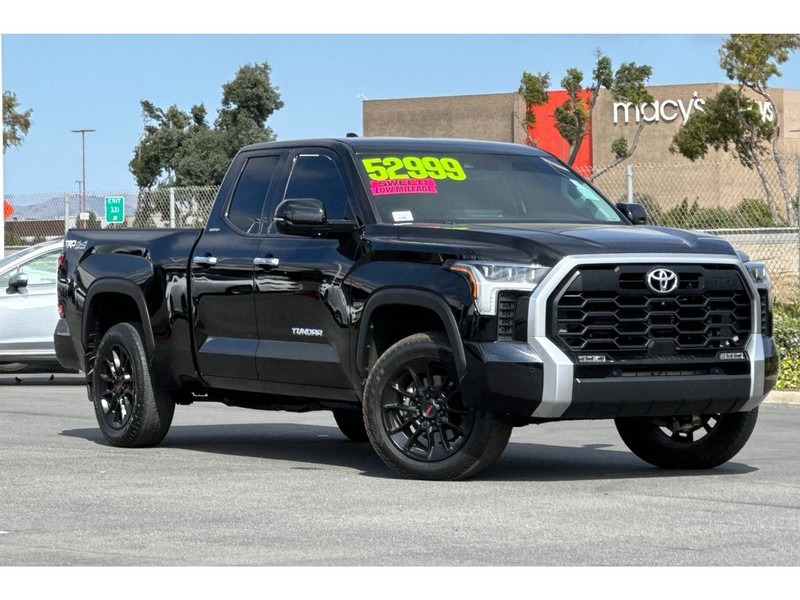 Toyota Tundra Vehicle Full-screen Gallery Image 02