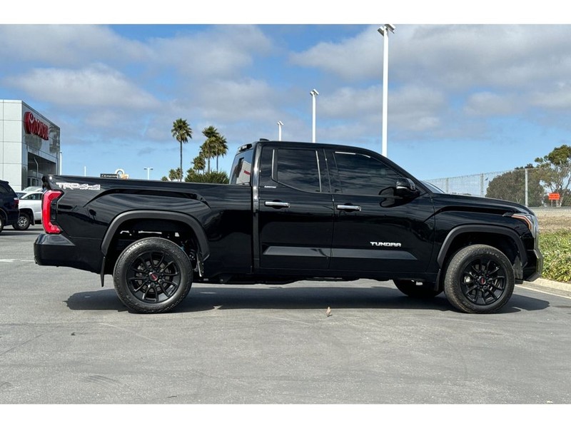 Toyota Tundra Vehicle Full-screen Gallery Image 03