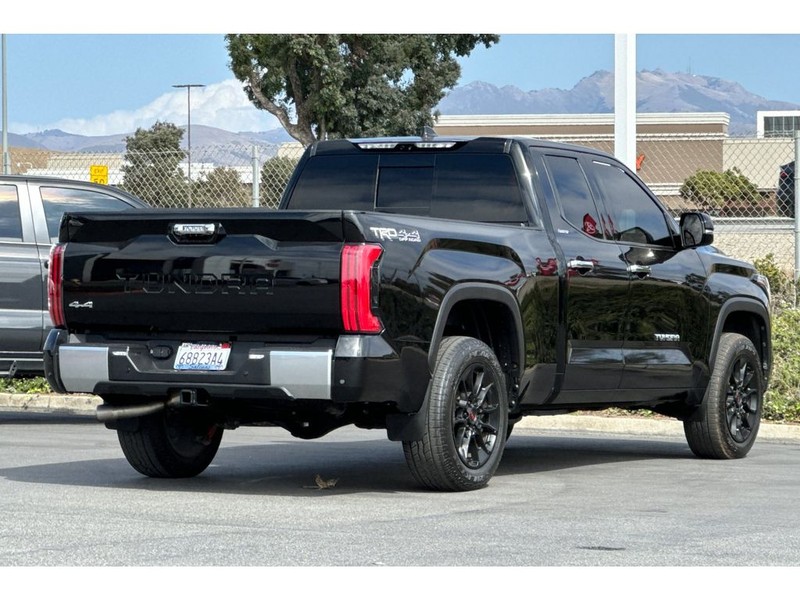 Toyota Tundra Vehicle Full-screen Gallery Image 04