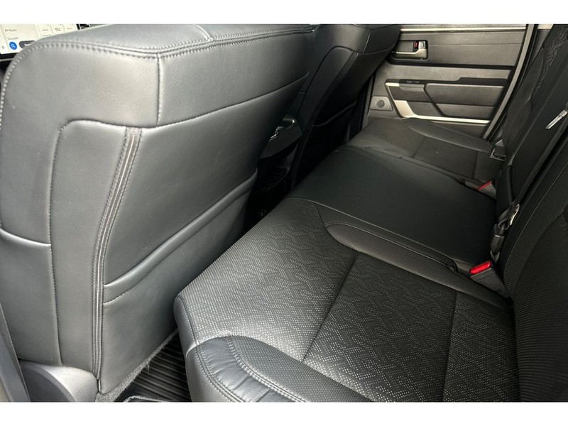 Toyota Tundra Vehicle Full-screen Gallery Image 13