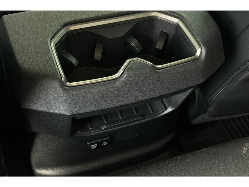 Toyota Tundra Vehicle Full-screen Gallery Image 14